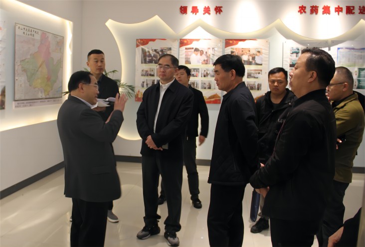 冯立成考察辉隆新安公司农药集中配送工作