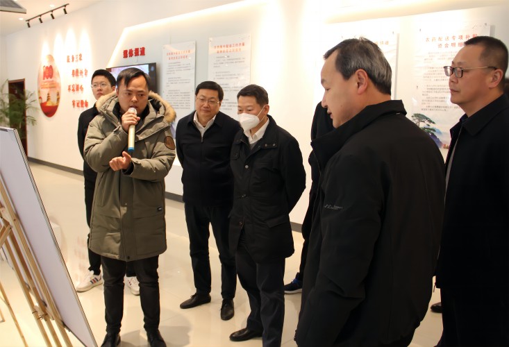 国家发展改革委调研组调研辉隆新安公司农药集中配送工作