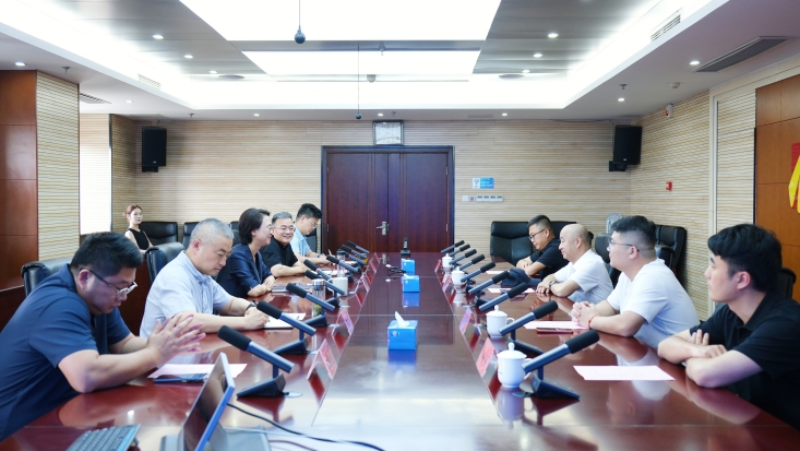 亚钾国际董事长杨锁赴辉隆股份考察交流